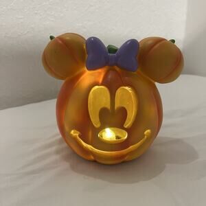 Disney Minnie Mouse Jack O-Lantern Pumpkin Light with new batteries LR44 takes 2